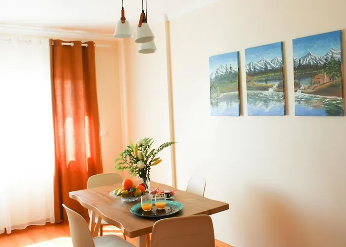 Primas Place Πόντα Ντελγκάντα