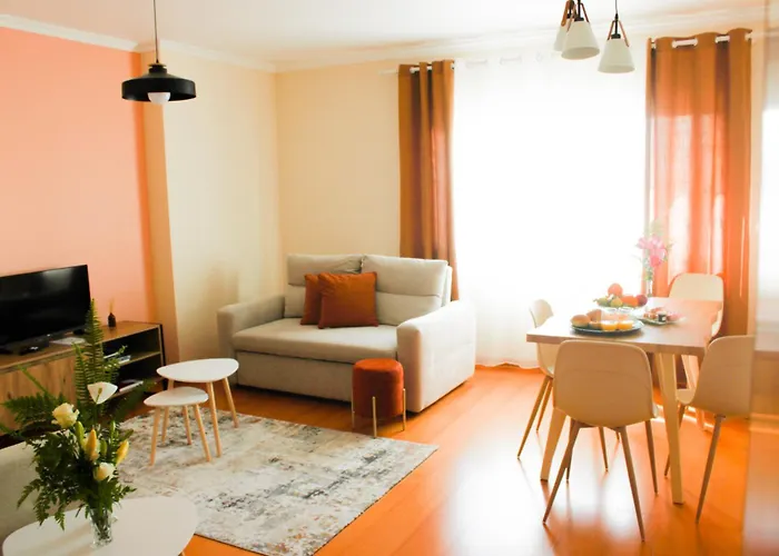 Primas Place Πόντα Ντελγκάντα